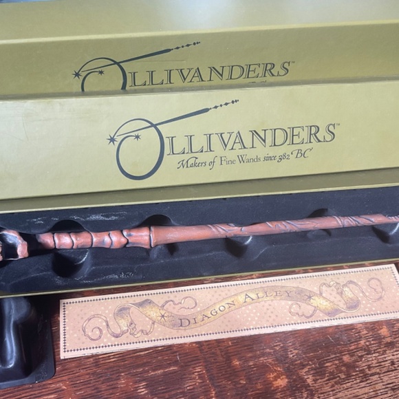 Harry Potter Wand  from Universal Studios  Disney NWT - Picture 3 of 6